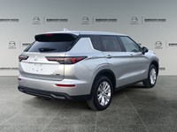2025 Mitsubishi Outlander ES S-AWC | 7-Passenger
