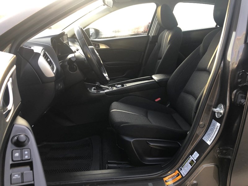 2017  Mazda3 GS Sedan | Sunroof