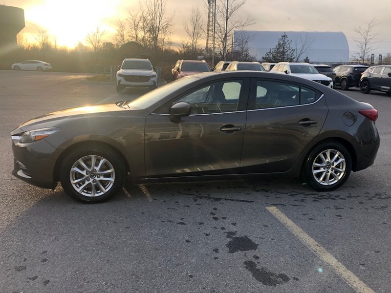 2017  Mazda3 GS Sedan | Sunroof