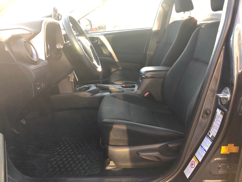 2018 Toyota RAV4 LE AWD