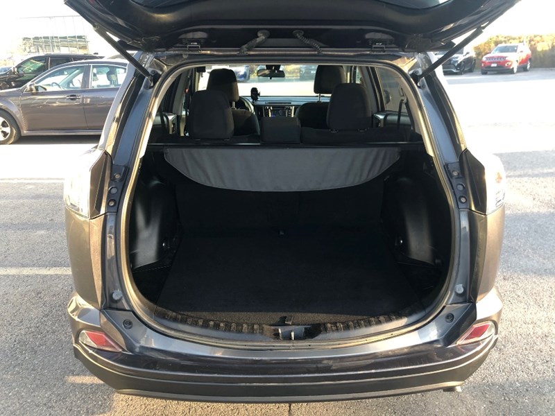 2018 Toyota RAV4 LE AWD