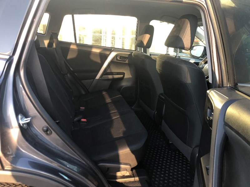 2018 Toyota RAV4 LE AWD