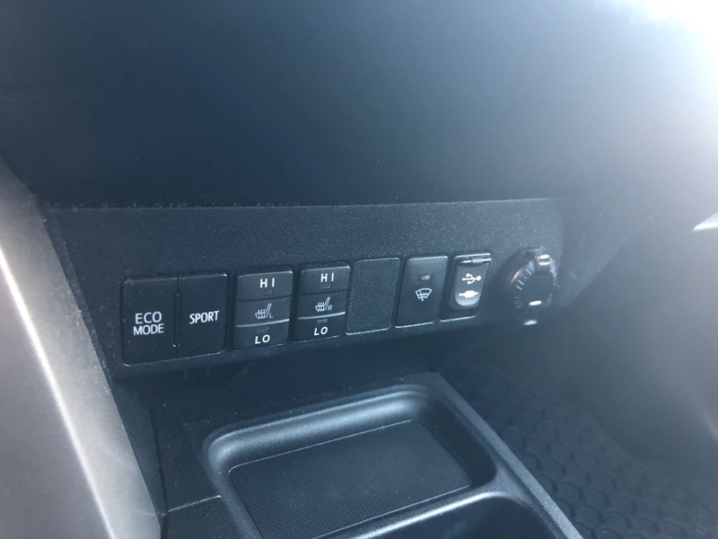 2018 Toyota RAV4 LE AWD
