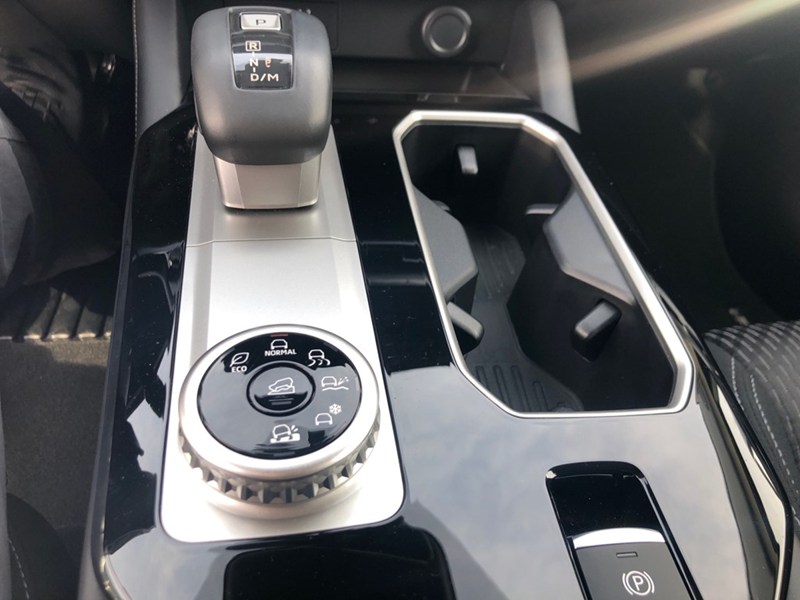 2025 Mitsubishi Outlander ES S-AWC | 7-Passenger