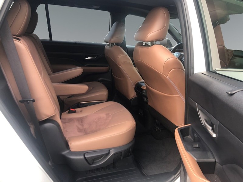 2024 Toyota Grand Highlander Hybrid Hybrid Platinum AWD