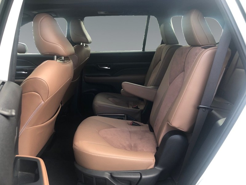 2024 Toyota Grand Highlander Hybrid Hybrid Platinum AWD
